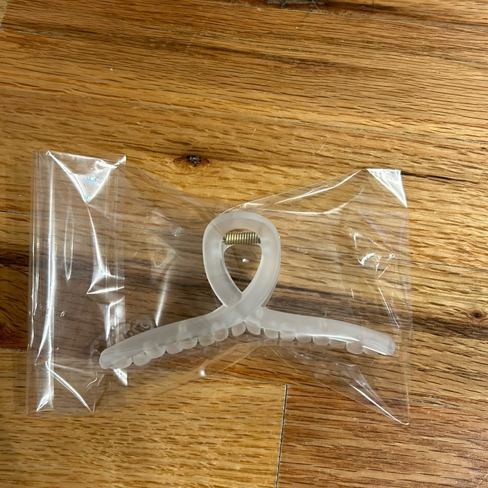 Brand new claw clip